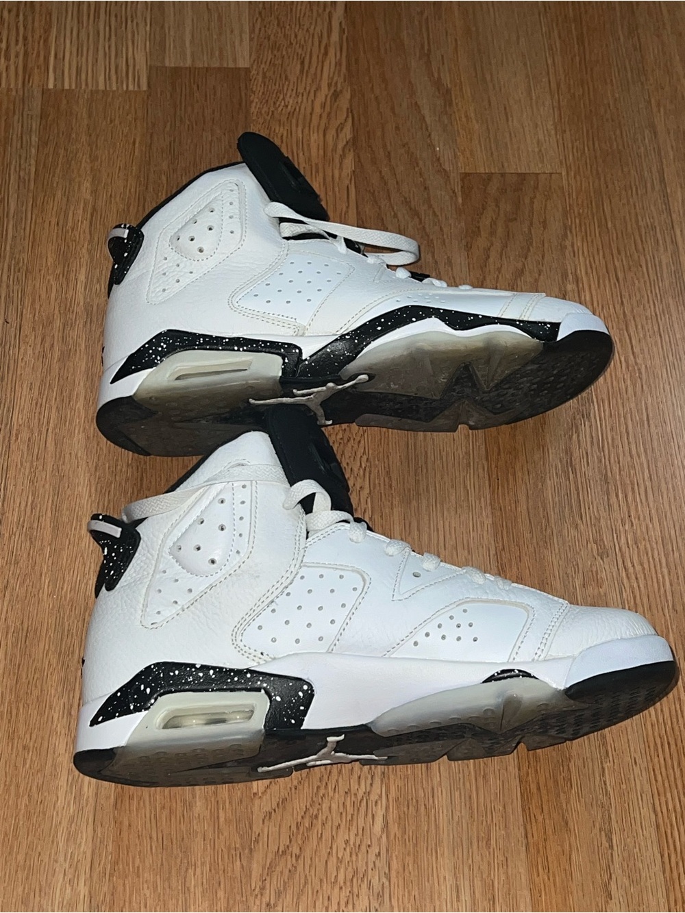 Jordan Reverse Oreo 6’s (GS) - Picture 4 of 8